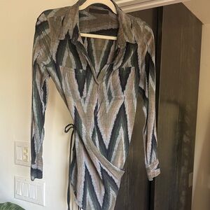 Nicholas K Green and Black Subtle Chevron Top